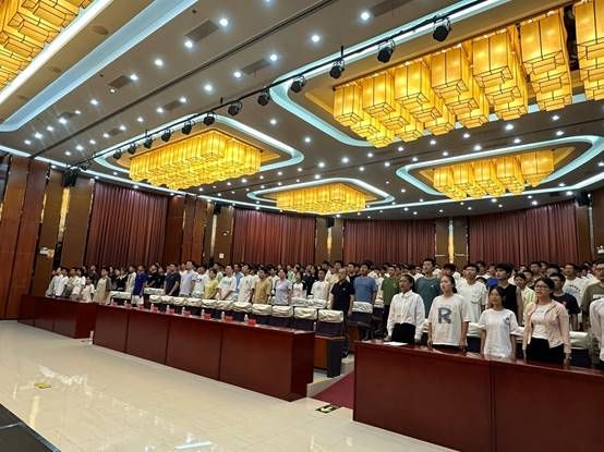 说明: J:\5.bibo必博(2022年11月始)\照片\【20240929】2024级本科新生开学典礼\微信图片_20241008093921.jpg